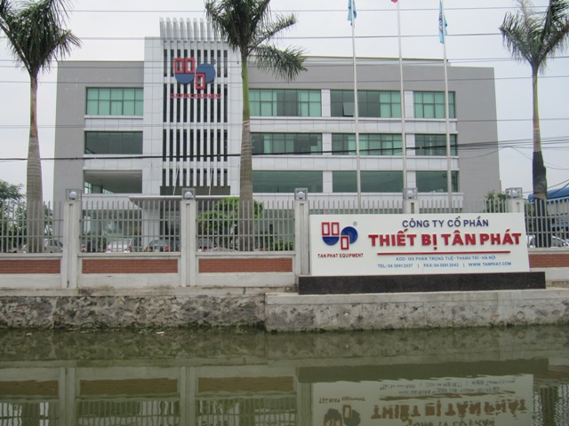 Thi công cửa, vách kính công trình trụ sở công ty Tân Phát - đường Phan trọng tuệ - Thanh Trì - HN